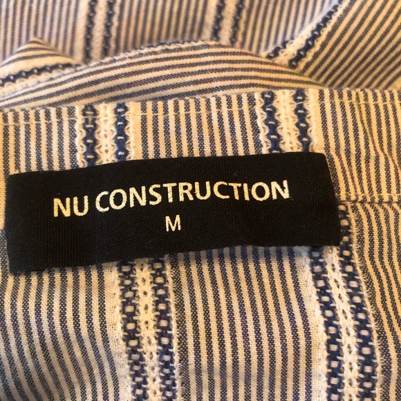 Nu Construction Striped Across The Shoulder Top - Picture 3 of 3